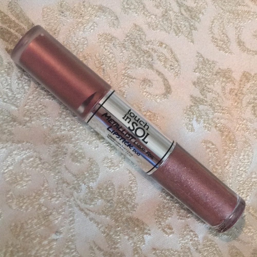 Touch in Sol Metallist Liquid Foil lipstick duo